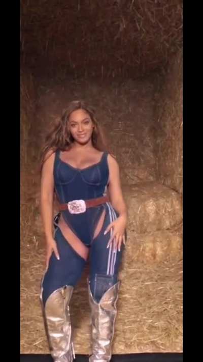 Beyoncé Ivy Park (Creole/Moaning in the Background)