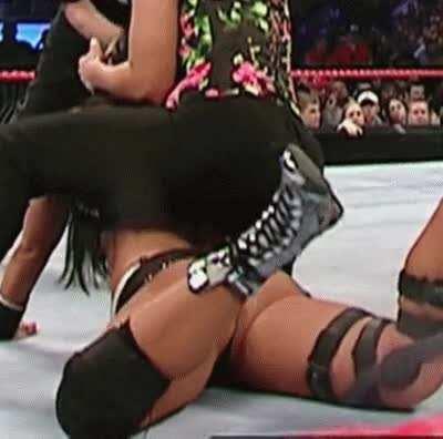 Victoria dominated byMolly Holly