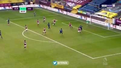 Pepe miss vs Burnley 81'