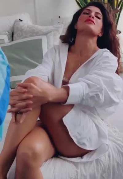 Jacqueline's legs 🤤🤤