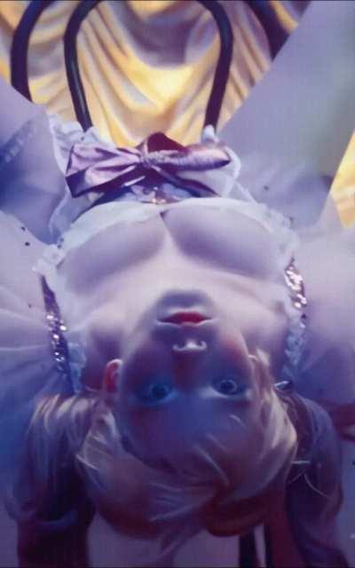 Anya Taylor-Joy gets into position