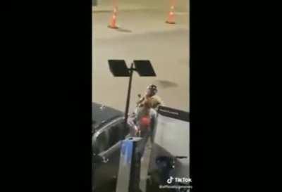 It's never me, I'm never good enough AAAAHHHHH