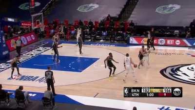 [Highlight] Marv Albert sounds like he’s eating someone out while commentating at the same time