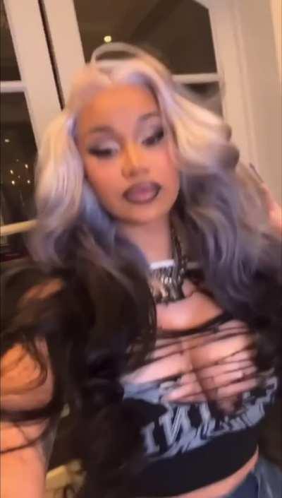 Cardi B Nipslip