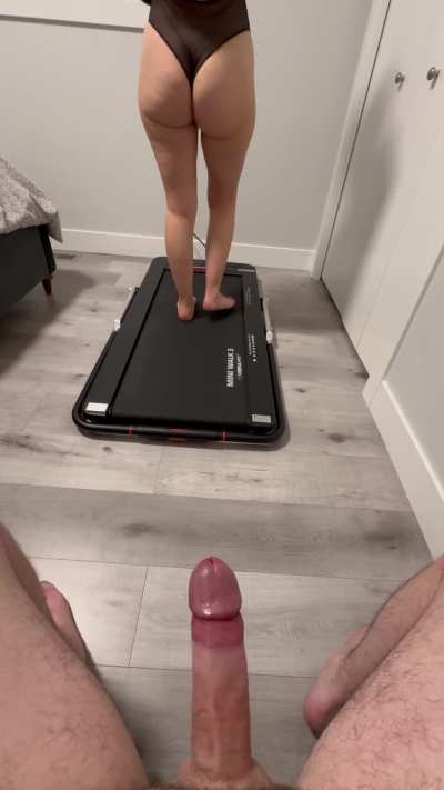 Big hands free cumshot while I’m doing cardio!