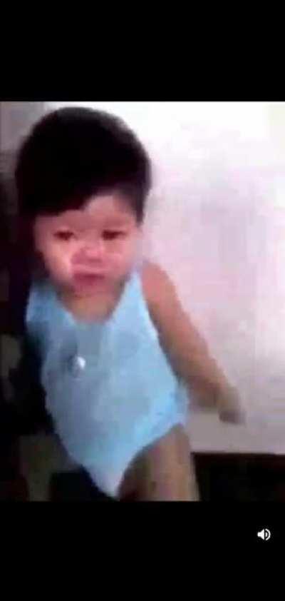 This kids is hularious 🤣