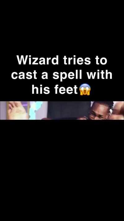 Wizard casting lightning for spez