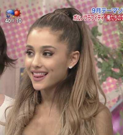 Just wanna grab Ariana Grande's ponytail and give her a good facefucking