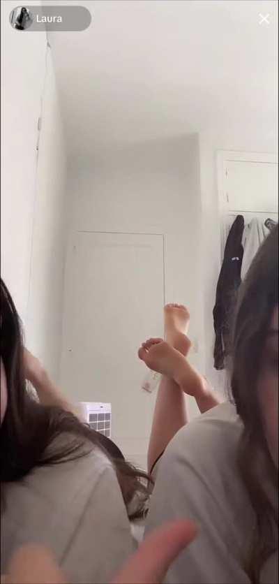 2 sexy spanish feet (+18yr)