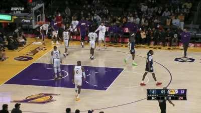 [Highlight] Lakers give up another offensive rebound and Beverley makes them pay by hitting the setback triple over LeBron