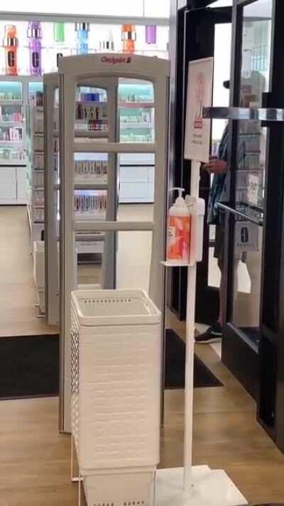 Man is very angry he is not allowed to enter beauty store shirtless and maskless.