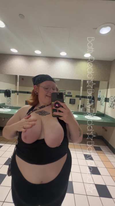 Trying to sneak a tit flash is just in my nature :3