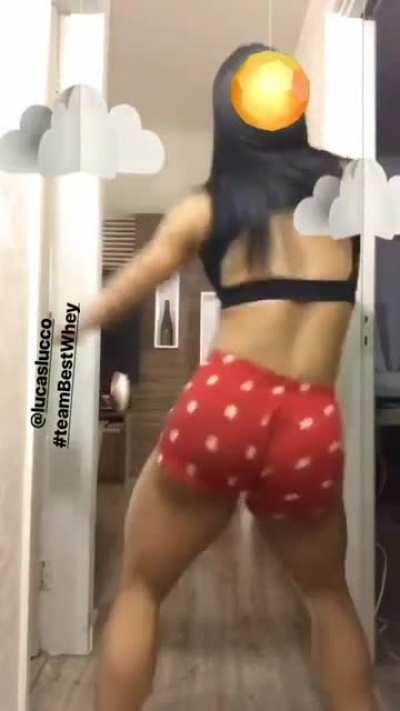 Next time, twerk like this 🙏 but Undressa 🤤
