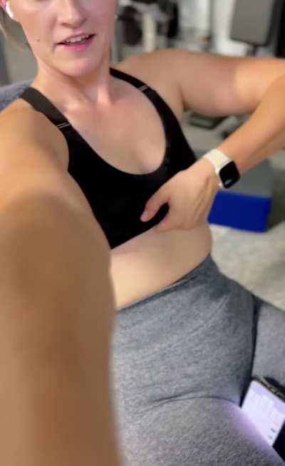This guy caught me flashing in the gym! [F]