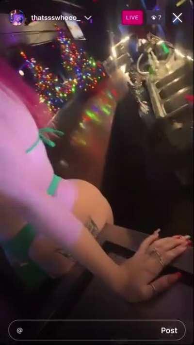 Thatssswhooo_ more videos of her coming