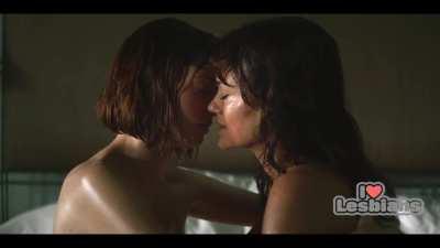 Carla Gugino & Gaite Jansen (Leopard Skin - s01e06)