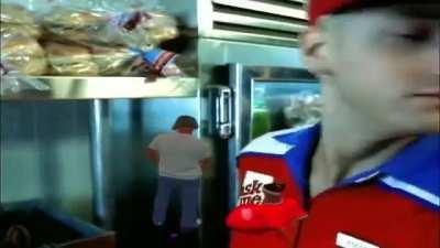 ej koledzy dlaczego eminem muwi mi że lutuje na island er pe???????