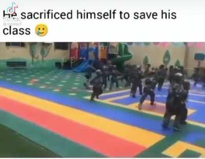 HeRoIc kId SaCriFicEs hImSeLf tO SaVe hIs CoMraDes