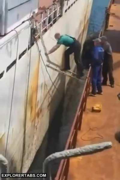 Boarding a boat on a rusty ol' ladder (r/shortclips)