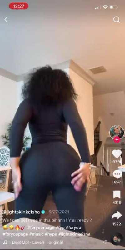 Bigbankbeisha @lightskinkeisha