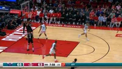 [Highlight] Dunking competition leads to Jabari Smith Jr getting injured