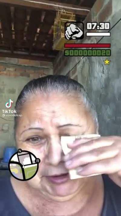 Não chore senhora, QUEM FALOU ISSO PEDE DESCULPA AGORA😡