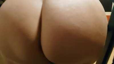 Showing off my fat ass while on the treadmill 😉 xx 55yo [F] (OC) 🇦🇺