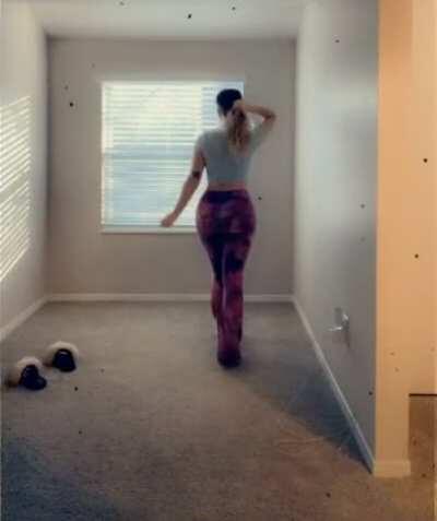 hate to see me go, but love to watch me leave 😏