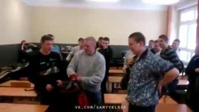 How a school day ends in Russia