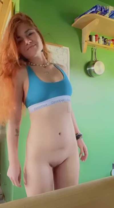 awkward 5ft redhead here