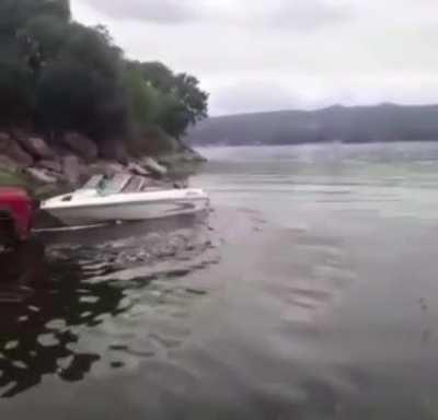 Stupid person sunk his own truck 😂