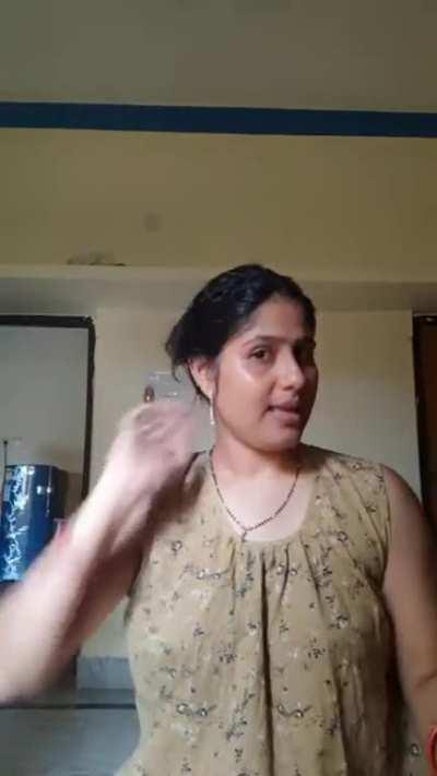 How many comments for Lakshmi Bhabhi?