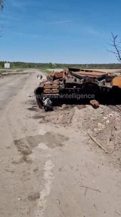 Even the Msta-S (self propelled artillery) getting their turrets blown clean off