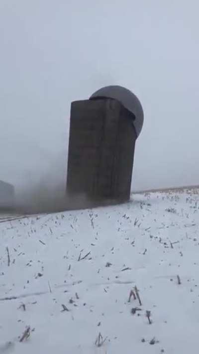 A building that disintegrated nicely