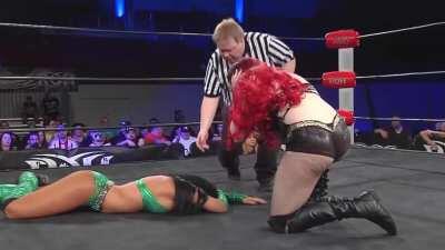 Taeler Hendrix destroys Mandy Leon with a Piledriver