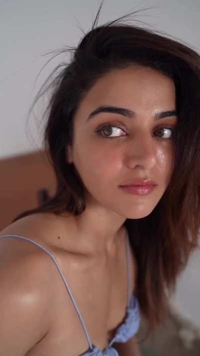Wamiqa Gabbi braless nipples