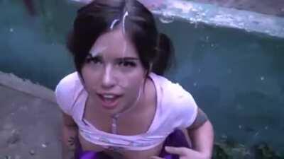 Facial Fun in public 🤤