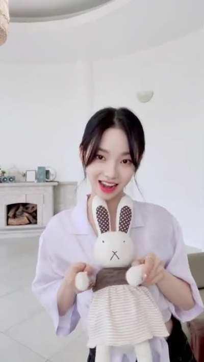 210517 aespa TikTok update - Karina