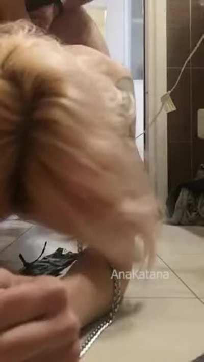 Ana katana loved to get broken over and over