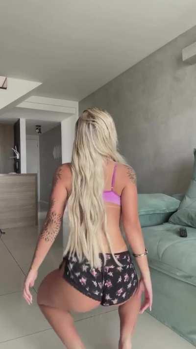 Thallita Treyce safada fazendo o que faz de melhor