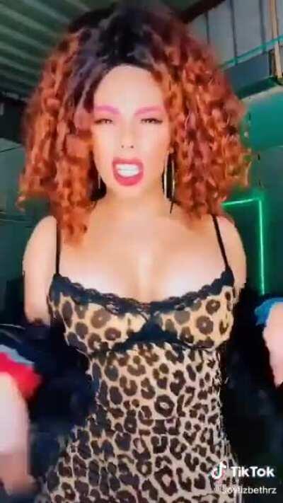 Que gorda me la pone😍