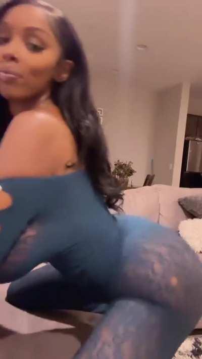 Front or back🤤🤤