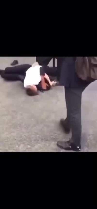 Kid goes ragdoll mode after kicked