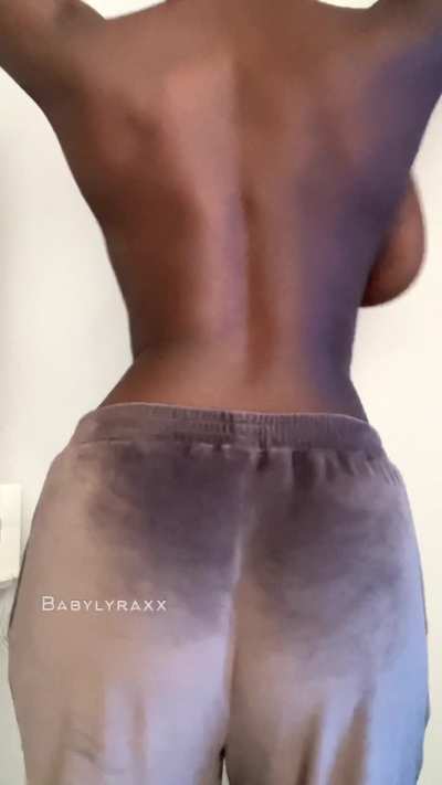 So big you can see them from behind !!