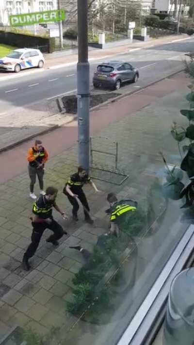 Dutch cops efficiently take down a burglar
