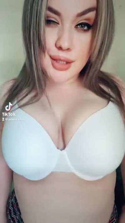 I’m your Karma 😘💋 @yeleniramoz