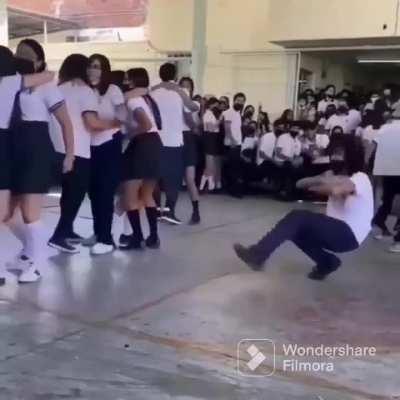 Hmm that funny dance from tf2