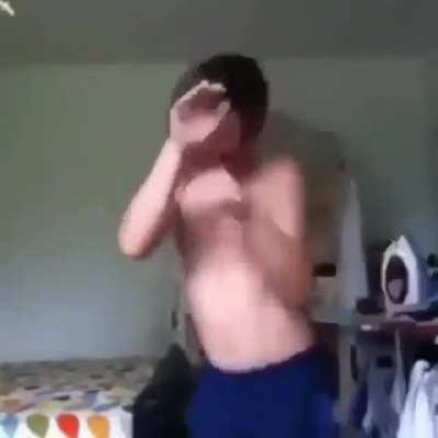 An EA employee doing motion capture for UFC 5 ! 🥊