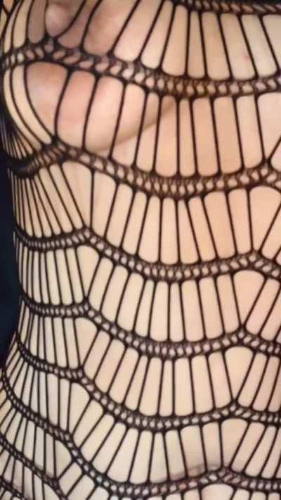 Not many people noticed me last time. Hope this works 👅