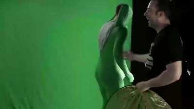 Trying to find the full vid for this. I feel like I’ve seen it somewhere and she helps him out but this version ends before that happens.